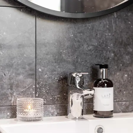 Levin Lyhty Beatrice B1 By Hilla * Levi